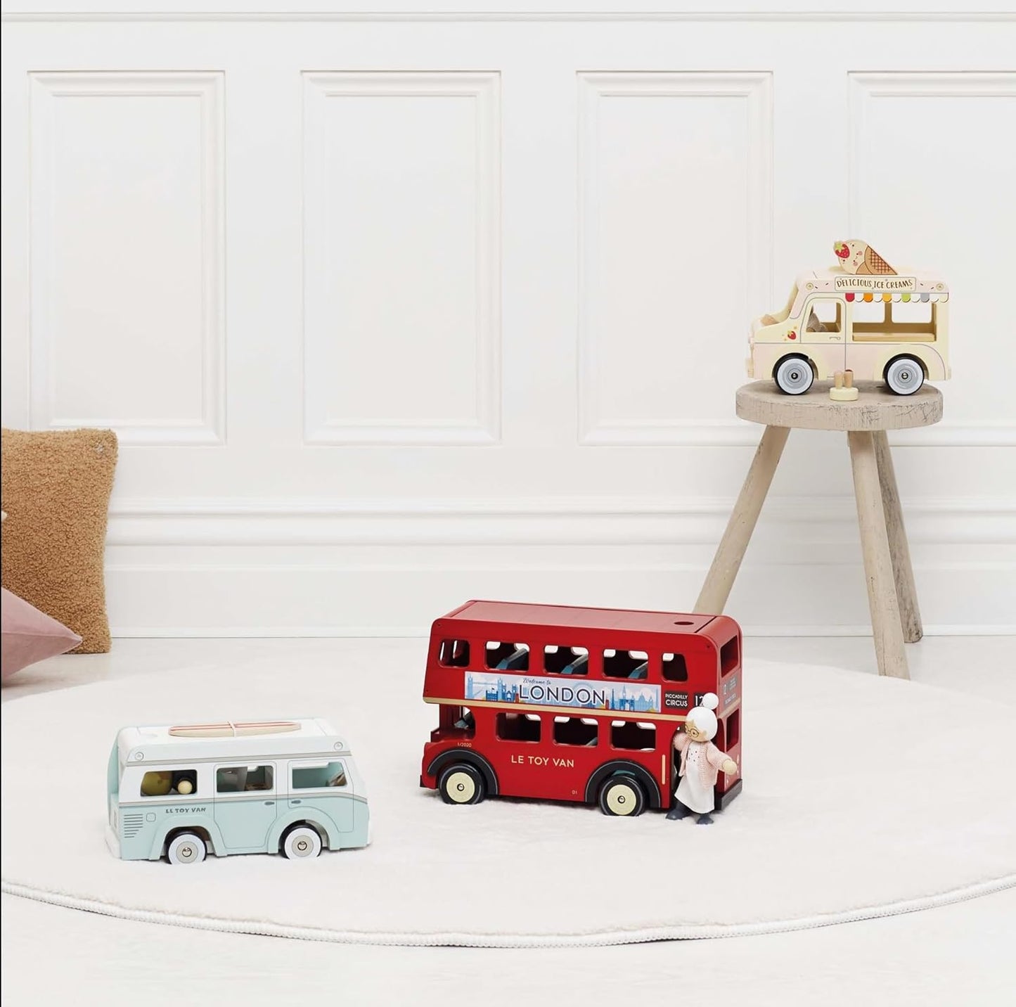- Wooden Holiday Campervan with Detachable Surfboard | Suitable for 3 Year Old +